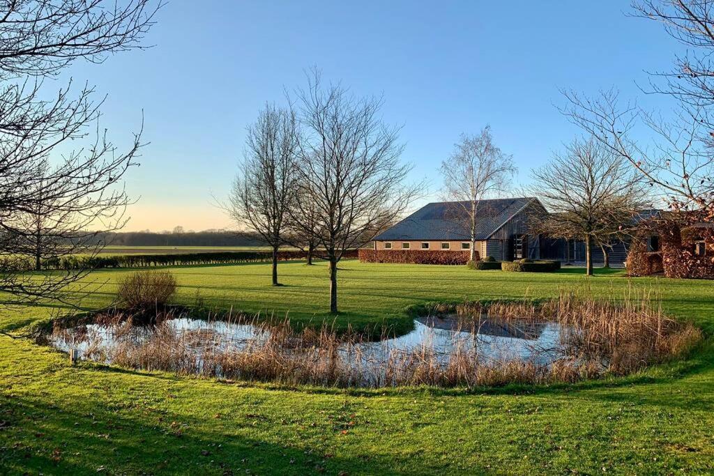 Karibu De Stallen Holiday home Daarle