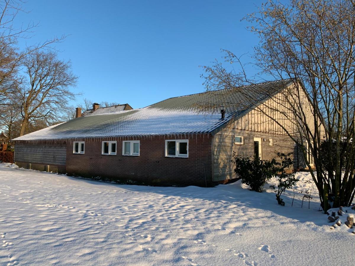 Karibu De Stallen Holiday home Daarle